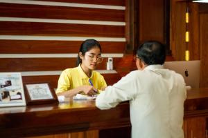 Hosté ubytování Kampong Thom Palace Hotel + 37 fotografií