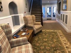 A seating area at The White Lion Hotel 