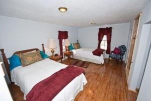 Llit o llits en una habitació de Trail City Bed & Breakfast