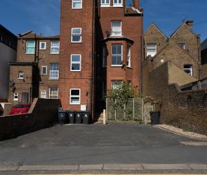 Photo de la galerie de l'établissement Bellevue By The Bay - Luxury Beach Pad, Panoramic Sea Views, à Herne Bay