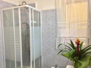 Koupelna v ubytování Vesuvio House appartamento indipendente e centrale
