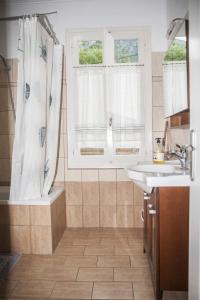 Et badeværelse på Villa Damiani + 11 billeder