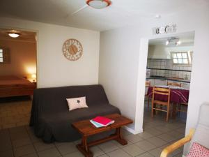 Posezení v ubytování Résidence Miro, gîtes climatisés avec piscine et tennis