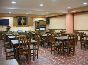 En restaurant eller et andet spisested på Apartamentos turísticos Isín