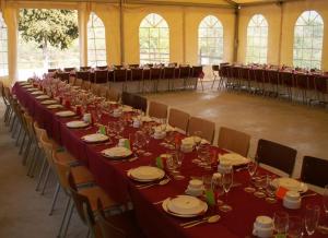 En restaurant eller et andet spisested på Apartamentos turísticos Isín