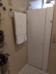 Koupelna v ubytování ACONCHEGANTE QUARTO - PRAIA do CANTO