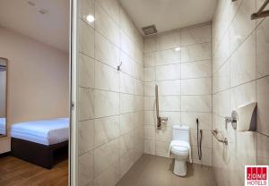 Koupelna v ubytování ZONE Hotels, Telok Panglima Garang + 37 fotografií