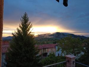 Nespecifikovaný výhled na hory nebo výhled na hory při pohledu z bed and breakfast