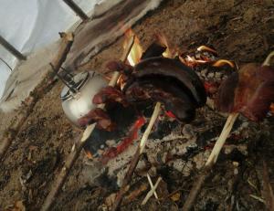 a group of food on top of a grill at Majoitus Valkea in Nunnanen
