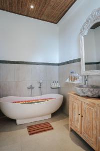 Ein Badezimmer in der Unterkunft Sitala Suite