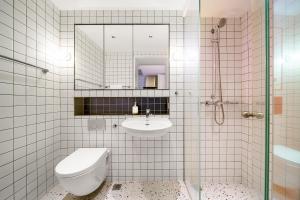 Stey 798 Art Zone Hotel tesisinde bir banyo