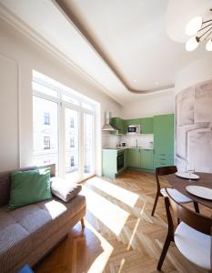 Kuchyňa alebo kuchynka v ubytovaní ZACHÁR Apartman