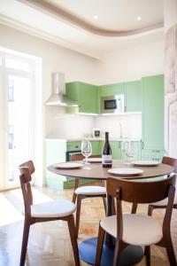Kuchyňa alebo kuchynka v ubytovaní ZACHÁR Apartman