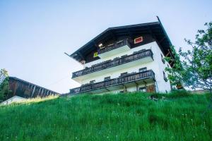 Budynek, w którym mieści się apartament