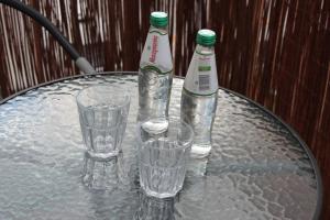 Nápoje v ubytovaní Apartament Wspólna19 (Centrum, garaż podziemny, klimatyzacja )