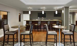 
A restaurant or other place to eat at Staybridge Suites Orlando South, an IHG Hotel
