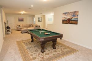 Billardbord på Large Luxury Home Pool Home