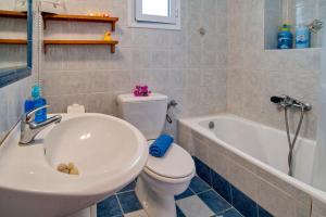Koupelna v ubytování Full Of Sea House- Villa Christos
