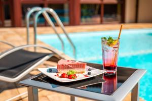 Bazén v ubytování Wellness hotel Spark nebo v jeho okolí