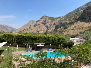 Γενική θέα στο βουνό ή θέα στο βουνό από  αυτό το ξενοδοχείο διαμερισμάτων