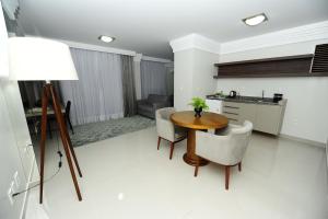 Kuchyň nebo kuchyňský kout v ubytování Hotel Saint Louis
