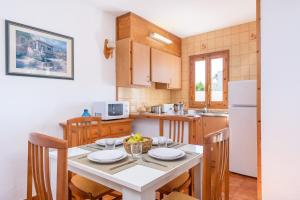 A kitchen or kitchenette at Gavina Villa, Cala Blanca