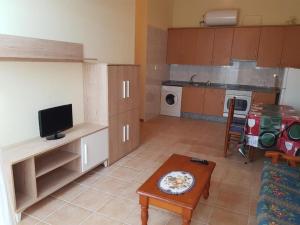 Kuchyňa alebo kuchynka v ubytovaní Apartamento Playa Langosteira
