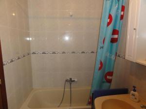 Kúpeľňa v ubytovaní Apartamento Playa Langosteira + 16 fotografií