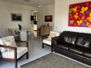 Χώρος καθιστικού στο Ap Riviera uma quadra da praia