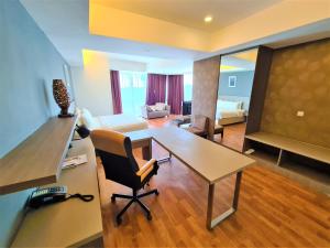 Posezení v ubytování Nexus Regency Suites & Hotel