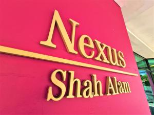 Certifikát, hodnocení, plakát nebo jiný dokument vystavený v ubytování Nexus Regency Suites & Hotel