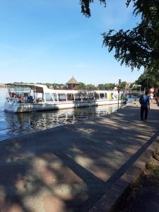 Widok na rzekę nieopodal tego apartamentu