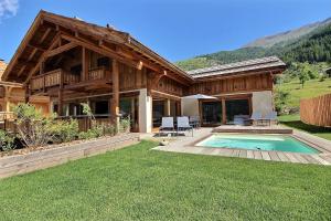 Gallery image of Chalet Luxe piscine et spa 18 personnes serrechevalierholidays in Le Monêtier-les-Bains