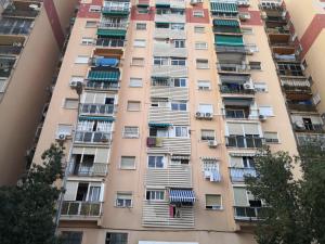 Budova, v ktorej sa apartmán nachádza