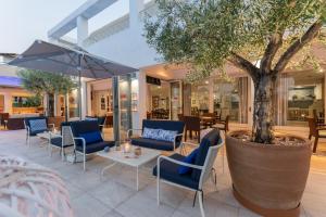 Posezení v ubytování Dedalos Hotel