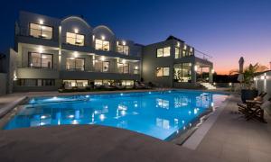 Bazén v ubytování Incognito Creta Luxury Suites and More nebo v jeho okolí