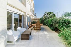 Gallery image of Marina Apartments by Olala Homes in Herzliya B