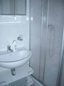 Ένα μπάνιο στο Ferienwohnung Lohse