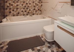 Bilik mandi di Hotel Chicago