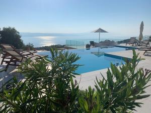 Бассейн в Villa Salina Luxury Pool Villa или поблизости