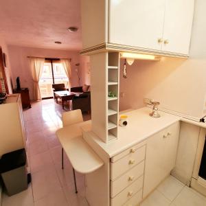 Kuchyň nebo kuchyňský kout v ubytování Apartment by the Playa L'Albir