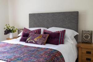 Gallery image of Finest Retreats - Berry Cottage - 4 Bedroom, Pet-Friendly Cottage Sleeping 8 in Eglwyswrw