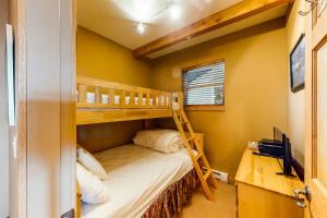 Двуетажно легло или двуетажни легла в стая в Timber Ridge