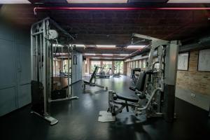 The fitness centre and/or fitness facilities at Factoria Hotel