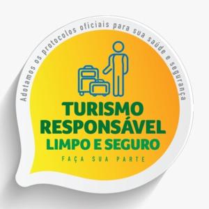 een sticker met een bord met de tekst Tijuana reparationslevard limo service bij Pousada Aroeira in Barra do Sahy