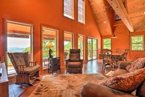 Spacious Log Cabin with Fire Pit and Game Room!