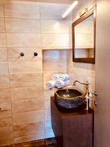 Ein Badezimmer in der Unterkunft Seaside Villa Eleni