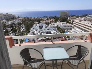 Foto dalla galleria di KC home abroad panoramic sea view a Playa de las Americas