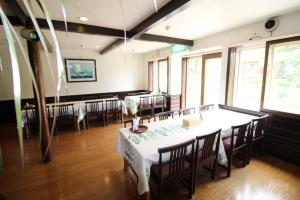 Restaurace v ubytování Stella八ヶ岳原村-星空,サウナ,BBQ,大型スクリーンを楽しめる八ヶ岳の貸切宿
