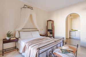 Epavlis Hotel & Spa客房内的一张或多张床位